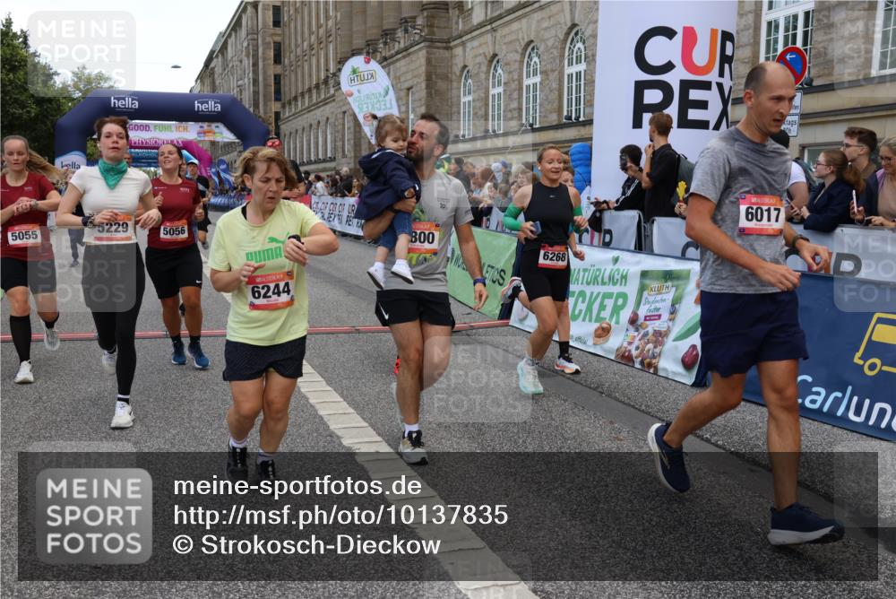 06.09.2026 - CURREX Alsterlauf Strokosch-Dieckow http://msf.ph/oto/10137835 06.09.2026 09:59:49 Ziel 2269, 2660, 2676, 3119, 3120, 3414, 4042, 4209, 4323, 4324, 4498, 4889, 4916, 5055, 5056, 5154, 5229, 5497, 5800, 6017, 6148, 6244, 6268, 8082 meine-sportfotos.de
