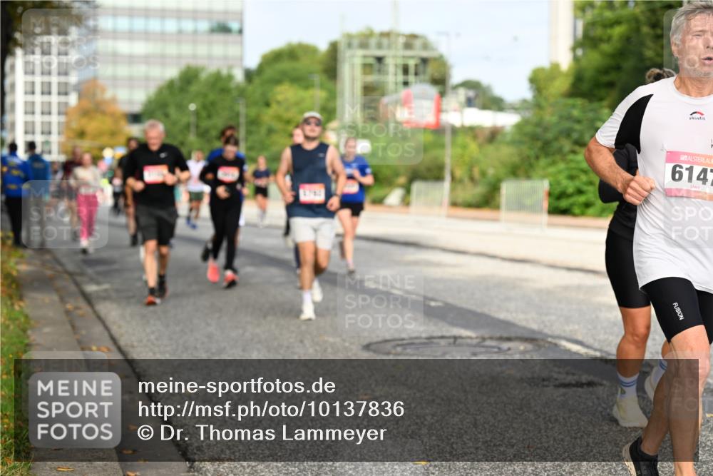 06.09.2026 - CURREX Alsterlauf Dr. Thomas Lammeyer http://msf.ph/oto/10137836 06.09.2026 10:03:48 Laufen 6147 meine-sportfotos.de