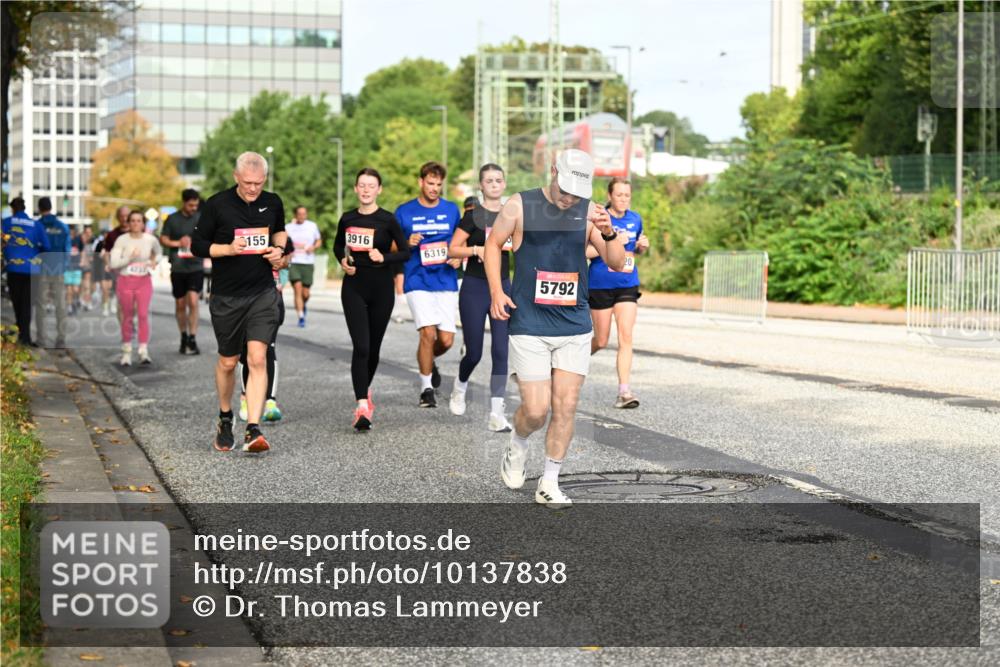 06.09.2026 - CURREX Alsterlauf Dr. Thomas Lammeyer http://msf.ph/oto/10137838 06.09.2026 10:03:49 Laufen 155, 3916, 6319, 5792, 20 meine-sportfotos.de