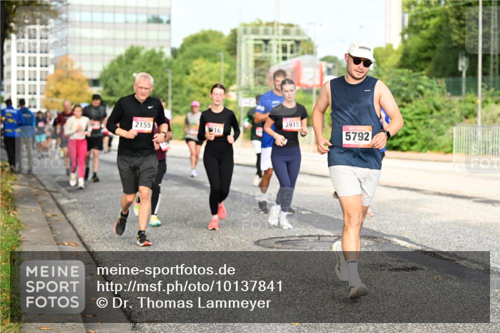 06.09.2026 - CURREX Alsterlauf Dr. Thomas Lammeyer http://msf.ph/oto/10137841 06.09.2026 10:03:50 Laufen 2155, 16, 3915, 5792 meine-sportfotos.de