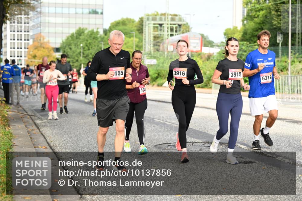 06.09.2026 - CURREX Alsterlauf Dr. Thomas Lammeyer http://msf.ph/oto/10137856 06.09.2026 10:03:51 Laufen 4233, 155, 131, 3916, 3915, 6319 meine-sportfotos.de