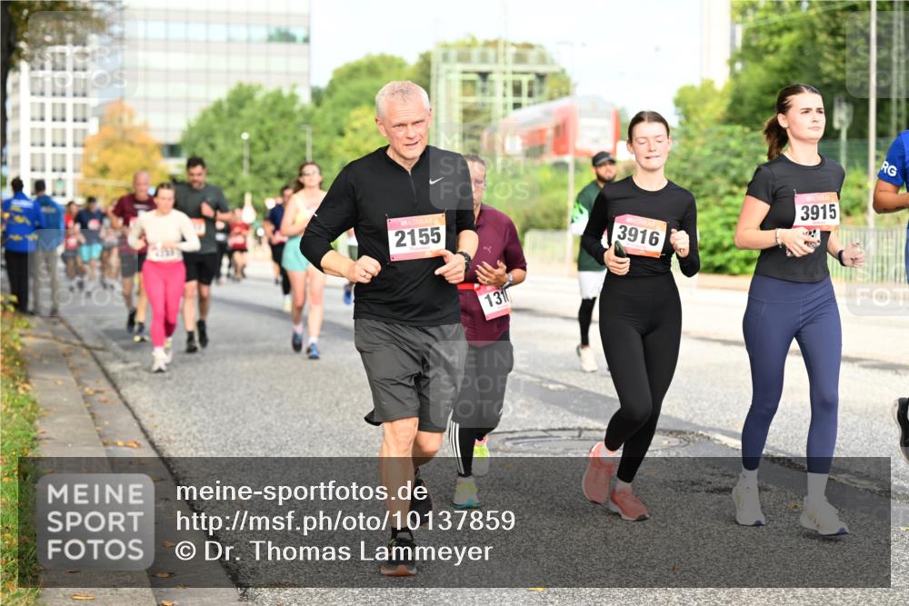06.09.2026 - CURREX Alsterlauf Dr. Thomas Lammeyer http://msf.ph/oto/10137859 06.09.2026 10:03:52 Laufen 2155, 131, 3916, 3915 meine-sportfotos.de