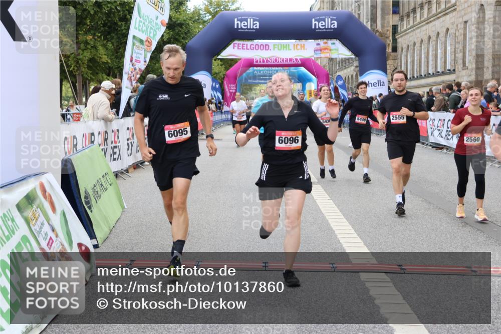 06.09.2026 - CURREX Alsterlauf Strokosch-Dieckow http://msf.ph/oto/10137860 06.09.2026 10:13:55 Ziel 2555, 2560, 2818, 3017, 3510, 3558, 3796, 5438, 5440, 5843, 6095, 6096 meine-sportfotos.de