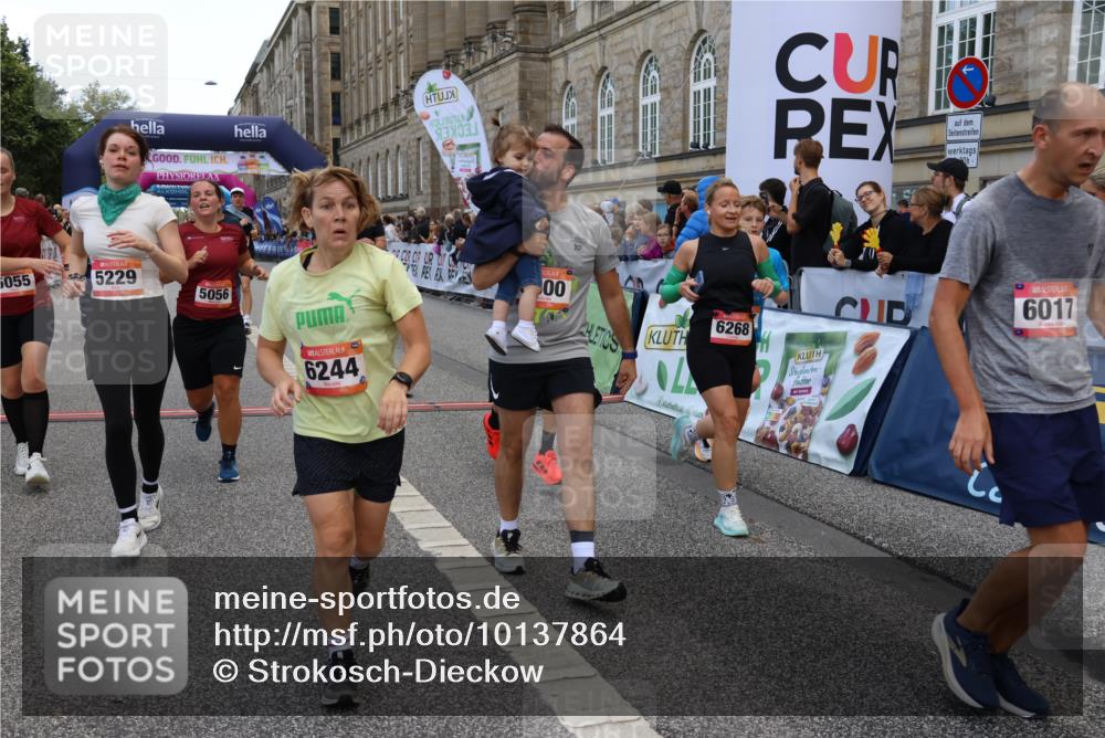 06.09.2026 - CURREX Alsterlauf Strokosch-Dieckow http://msf.ph/oto/10137864 06.09.2026 09:59:49 Ziel 2269, 2660, 2676, 3119, 3120, 3414, 4042, 4209, 4323, 4324, 4498, 4889, 4916, 5055, 5056, 5154, 5229, 5497, 5800, 6017, 6148, 6244, 6268, 8082 meine-sportfotos.de