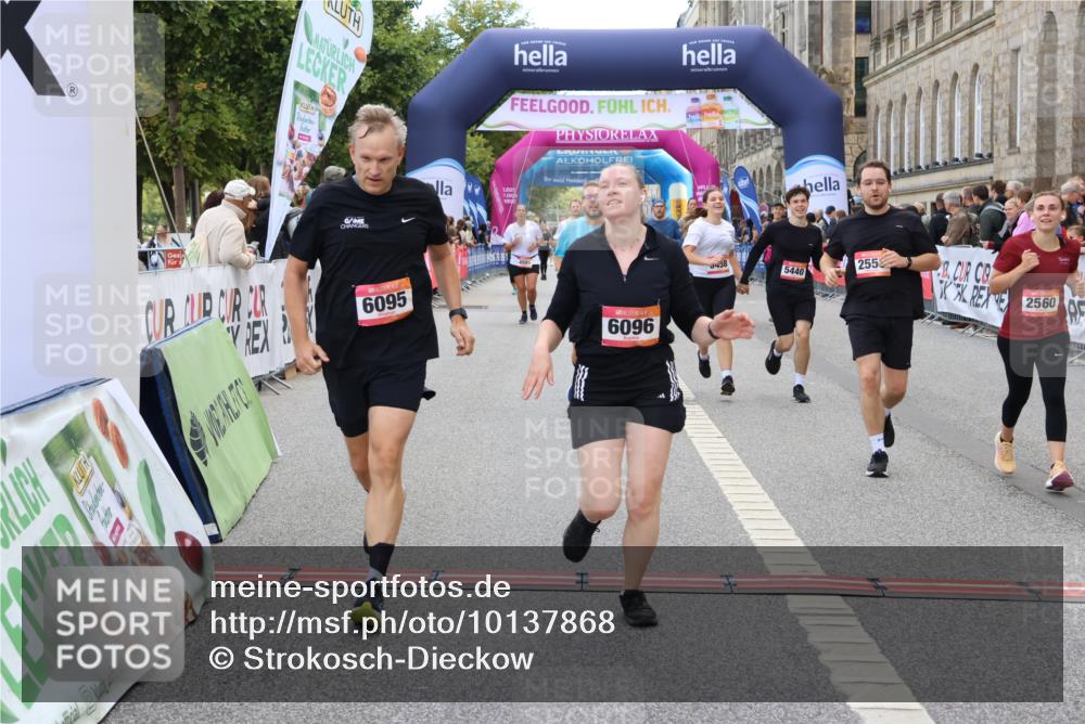 06.09.2026 - CURREX Alsterlauf Strokosch-Dieckow http://msf.ph/oto/10137868 06.09.2026 10:13:55 Ziel 2555, 2560, 2818, 3017, 3510, 3558, 3796, 5438, 5440, 5843, 6095, 6096 meine-sportfotos.de