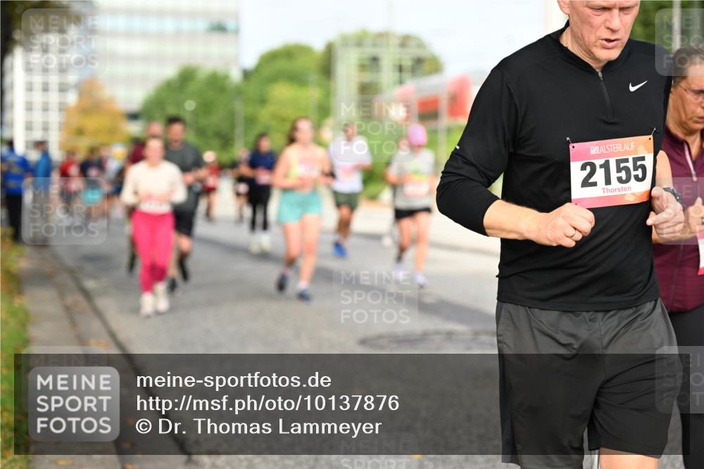 06.09.2026 - CURREX Alsterlauf Dr. Thomas Lammeyer http://msf.ph/oto/10137876 06.09.2026 10:03:54 Laufen 2155 meine-sportfotos.de