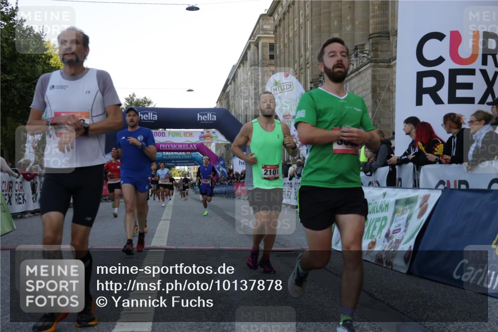 06.09.2026 - CURREX Alsterlauf Yannick Fuchs http://msf.ph/oto/10137878 06.09.2026 09:45:29 Ziel 2101, 2111, 2170, 2406, 2498, 3146, 3211, 3259, 3593, 3615, 4141, 4581, 4586, 4891, 5216, 5699, 5805, 5887, 5926, 5988, 6476, 8341 meine-sportfotos.de
