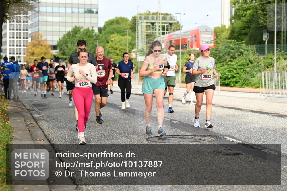 06.09.2026 - CURREX Alsterlauf Dr. Thomas Lammeyer http://msf.ph/oto/10137887 06.09.2026 10:03:55 Laufen 4233, 6223, 99, 208, 3092 meine-sportfotos.de