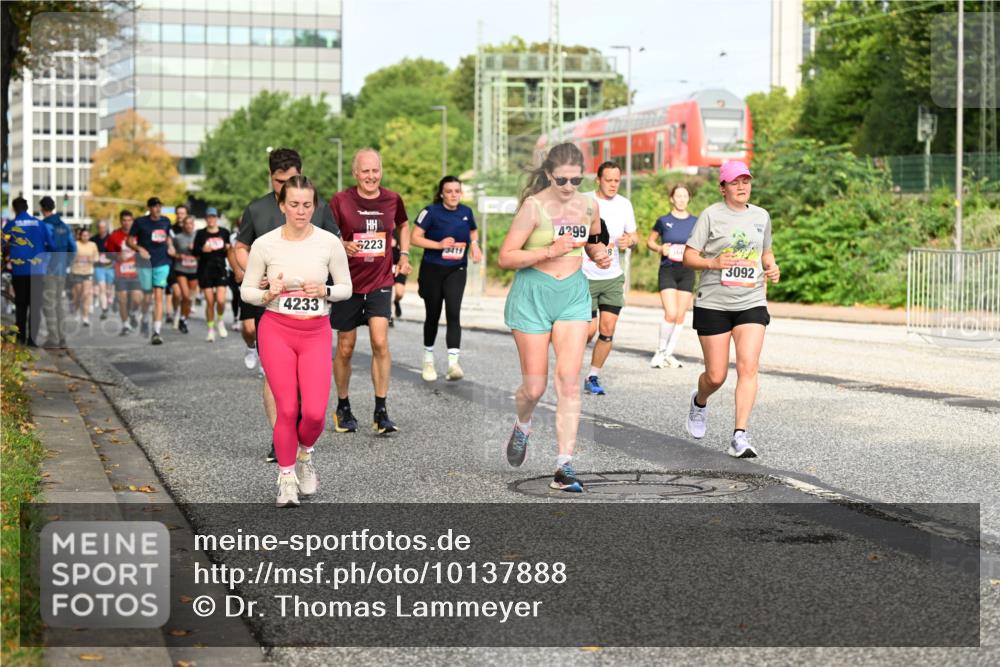 06.09.2026 - CURREX Alsterlauf Dr. Thomas Lammeyer http://msf.ph/oto/10137888 06.09.2026 10:03:55 Laufen 4233, 223, 3419, 4299, 3092 meine-sportfotos.de