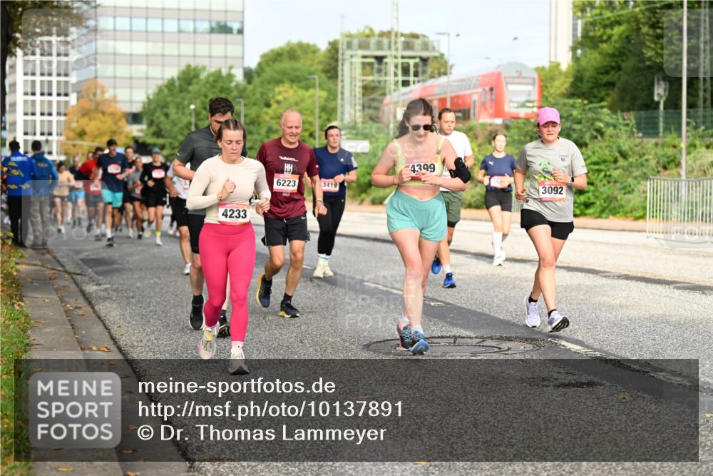 06.09.2026 - CURREX Alsterlauf Dr. Thomas Lammeyer http://msf.ph/oto/10137891 06.09.2026 10:03:55 Laufen 4233, 6223, 3419, 4399, 3092 meine-sportfotos.de