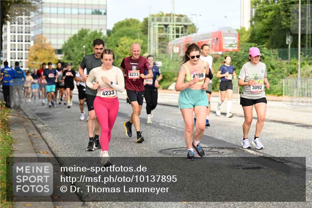 06.09.2026 - CURREX Alsterlauf Dr. Thomas Lammeyer http://msf.ph/oto/10137895 06.09.2026 10:03:56 Laufen 4233, 6223, 3419, 4299, 3092 meine-sportfotos.de