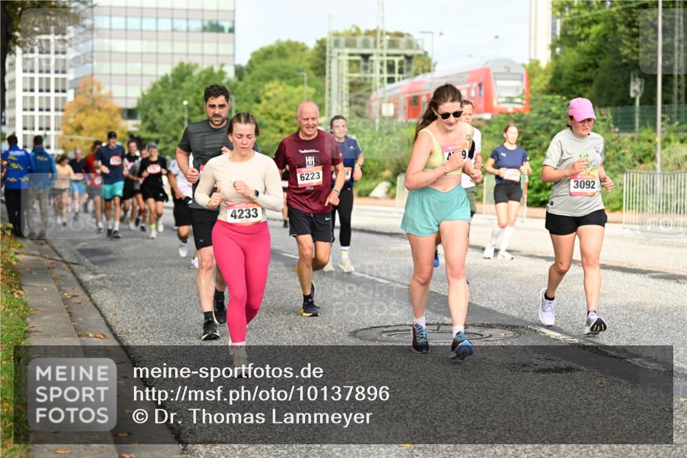 06.09.2026 - CURREX Alsterlauf Dr. Thomas Lammeyer http://msf.ph/oto/10137896 06.09.2026 10:03:56 Laufen 4233, 6223, 3092 meine-sportfotos.de