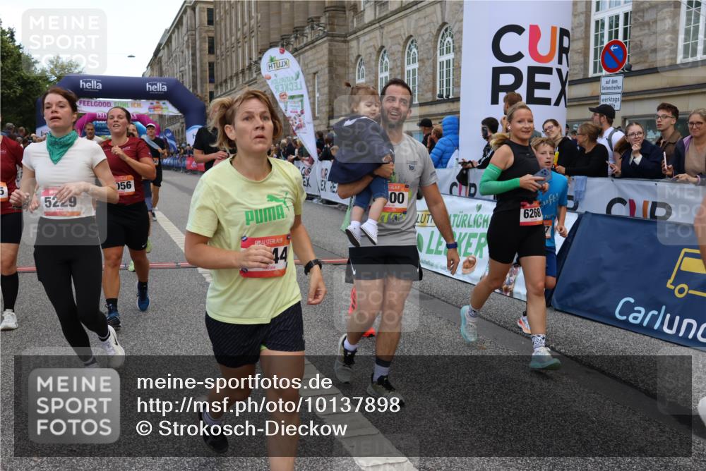 06.09.2026 - CURREX Alsterlauf Strokosch-Dieckow http://msf.ph/oto/10137898 06.09.2026 09:59:50 Ziel 2269, 2660, 2676, 3119, 3120, 3414, 3801, 4042, 4209, 4323, 4324, 4498, 4889, 4916, 5055, 5056, 5154, 5229, 5377, 5497, 5800, 6017, 6148, 6244, 6268, 8082 meine-sportfotos.de