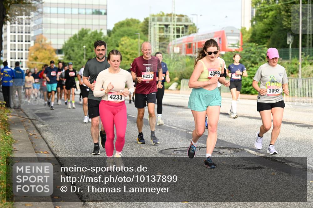 06.09.2026 - CURREX Alsterlauf Dr. Thomas Lammeyer http://msf.ph/oto/10137899 06.09.2026 10:03:56 Laufen 4233, 6223, 4399, 666, 3092 meine-sportfotos.de