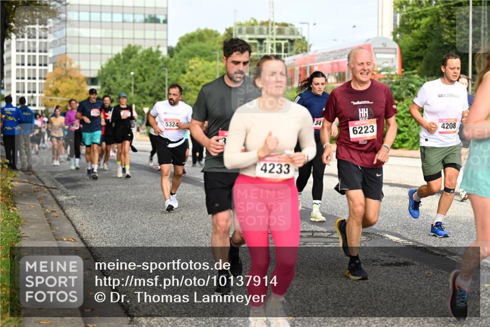 06.09.2026 - CURREX Alsterlauf Dr. Thomas Lammeyer http://msf.ph/oto/10137914 06.09.2026 10:03:57 Laufen 5324, 4233, 341, 6223, 4208 meine-sportfotos.de