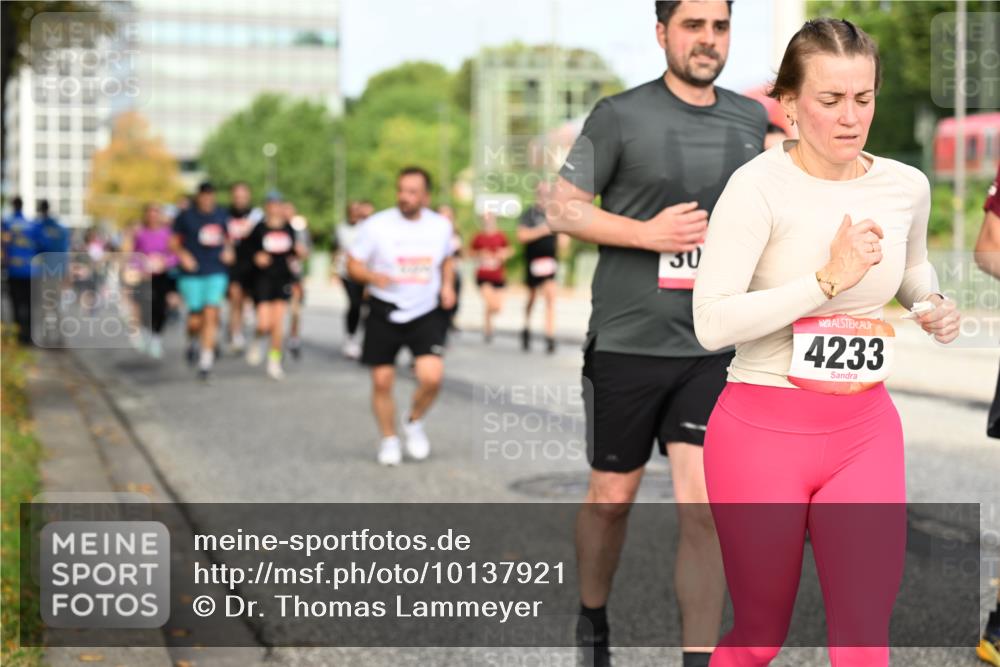 06.09.2026 - CURREX Alsterlauf Dr. Thomas Lammeyer http://msf.ph/oto/10137921 06.09.2026 10:03:58 Laufen 30, 4233 meine-sportfotos.de