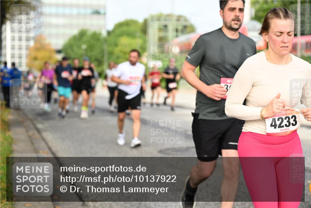 06.09.2026 - CURREX Alsterlauf Dr. Thomas Lammeyer http://msf.ph/oto/10137922 06.09.2026 10:03:58 Laufen 4233 meine-sportfotos.de
