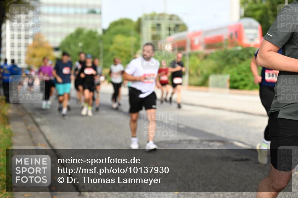 06.09.2026 - CURREX Alsterlauf Dr. Thomas Lammeyer http://msf.ph/oto/10137930 06.09.2026 10:03:59 Laufen 341 meine-sportfotos.de