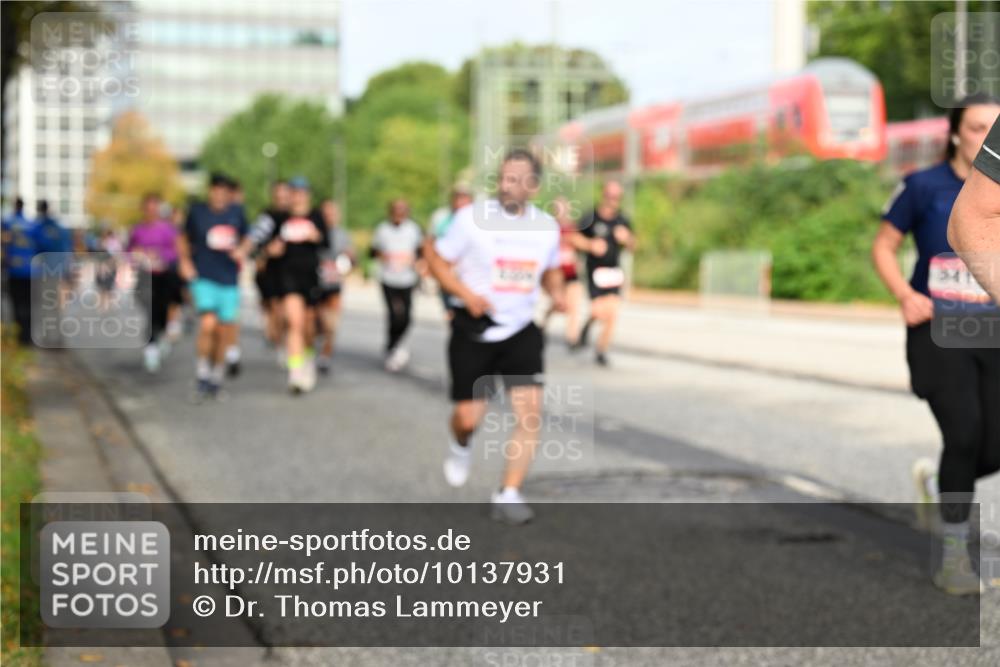 06.09.2026 - CURREX Alsterlauf Dr. Thomas Lammeyer http://msf.ph/oto/10137931 06.09.2026 10:03:59 Laufen 381 meine-sportfotos.de