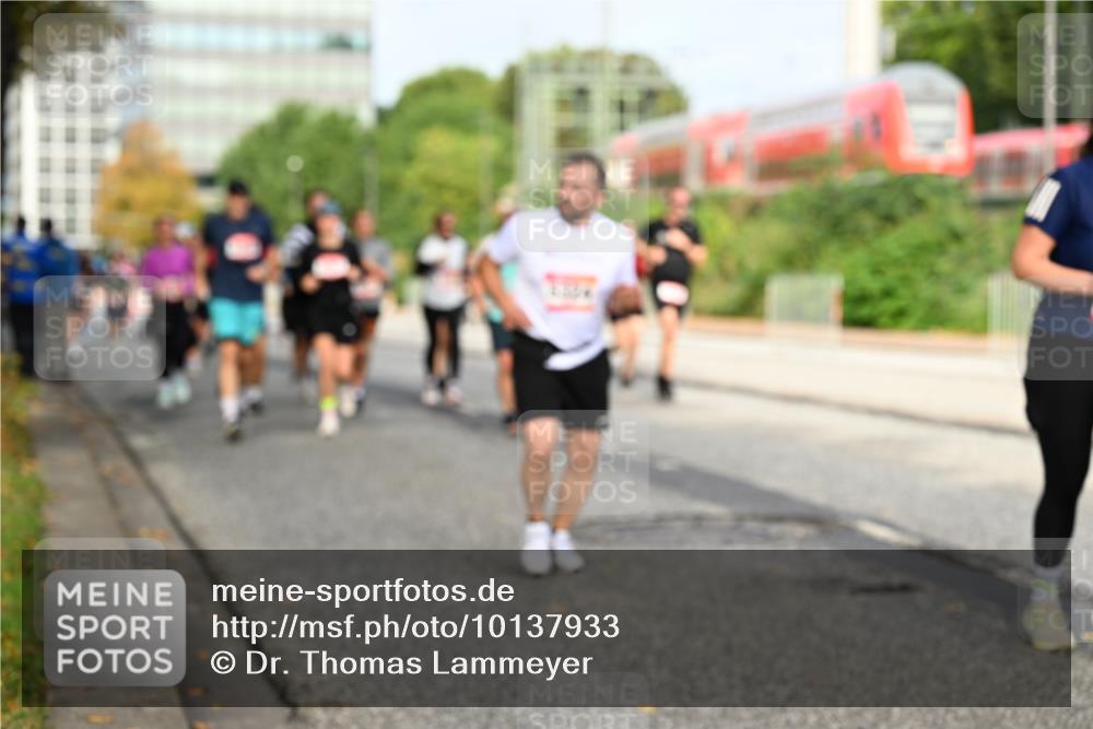 06.09.2026 - CURREX Alsterlauf Dr. Thomas Lammeyer http://msf.ph/oto/10137933 06.09.2026 10:03:59 Laufen  meine-sportfotos.de