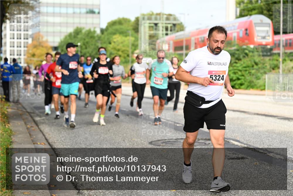 06.09.2026 - CURREX Alsterlauf Dr. Thomas Lammeyer http://msf.ph/oto/10137943 06.09.2026 10:04:00 Laufen 5324 meine-sportfotos.de