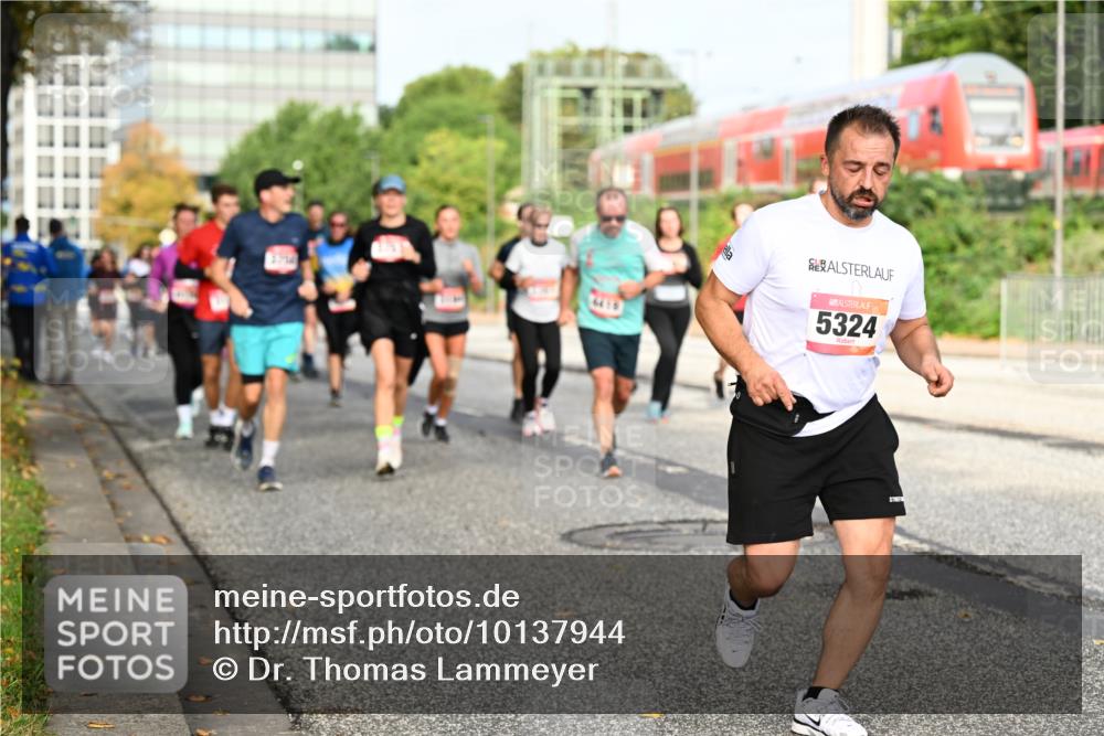 06.09.2026 - CURREX Alsterlauf Dr. Thomas Lammeyer http://msf.ph/oto/10137944 06.09.2026 10:04:01 Laufen 5324 meine-sportfotos.de