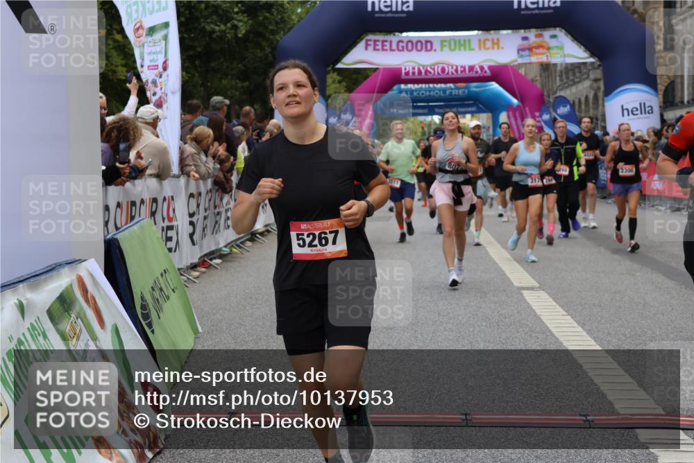 06.09.2026 - CURREX Alsterlauf Strokosch-Dieckow http://msf.ph/oto/10137953 06.09.2026 09:59:59 Ziel 2238, 2300, 2743, 2947, 3179, 3268, 3294, 3511, 3801, 4180, 4739, 5267, 5377, 5823, 8023, 8082 meine-sportfotos.de
