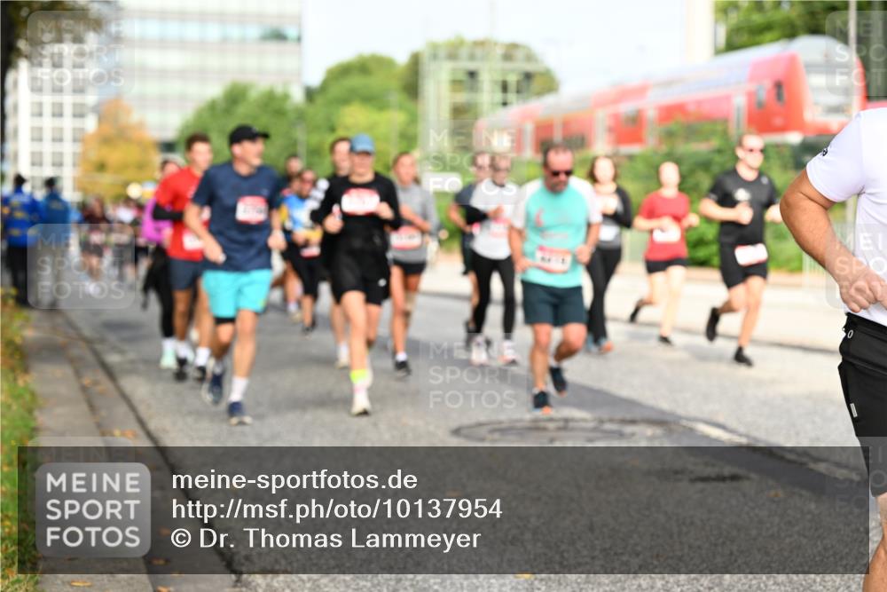 06.09.2026 - CURREX Alsterlauf Dr. Thomas Lammeyer http://msf.ph/oto/10137954 06.09.2026 10:04:01 Laufen  meine-sportfotos.de