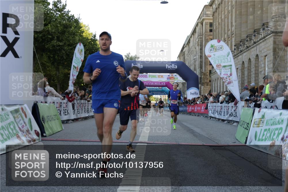06.09.2026 - CURREX Alsterlauf Yannick Fuchs http://msf.ph/oto/10137956 06.09.2026 09:45:30 Ziel 2101, 2111, 2170, 2406, 2498, 3146, 3211, 3259, 3593, 3615, 4141, 4581, 4586, 4891, 5216, 5699, 5805, 5988, 6450, 8341 meine-sportfotos.de