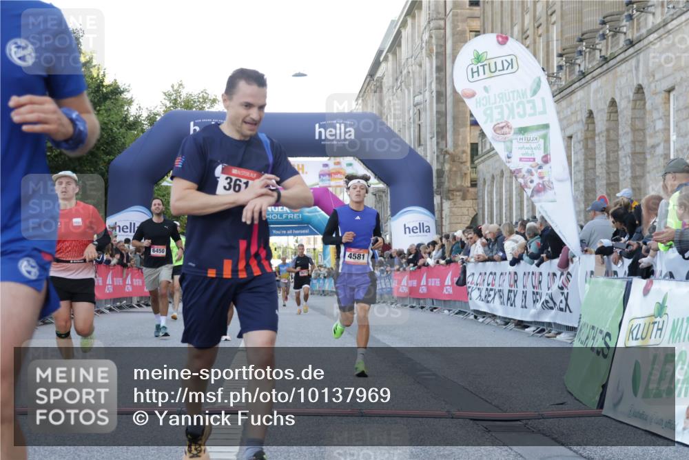 06.09.2026 - CURREX Alsterlauf Yannick Fuchs http://msf.ph/oto/10137969 06.09.2026 09:45:31 Ziel 2101, 2111, 2170, 2406, 3146, 3259, 3593, 3615, 4141, 4581, 4586, 4891, 5216, 5699, 5805, 5988, 6450, 8341 meine-sportfotos.de