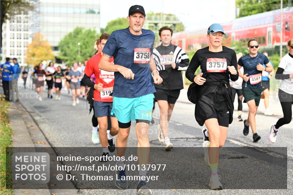 06.09.2026 - CURREX Alsterlauf Dr. Thomas Lammeyer http://msf.ph/oto/10137977 06.09.2026 10:04:04 Laufen 319, 3758, 3192, 3757, 4561 meine-sportfotos.de