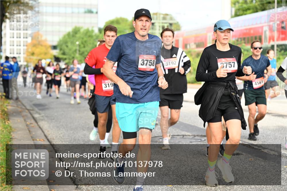 06.09.2026 - CURREX Alsterlauf Dr. Thomas Lammeyer http://msf.ph/oto/10137978 06.09.2026 10:04:04 Laufen 319, 3758, 3192, 3757, 4561 meine-sportfotos.de