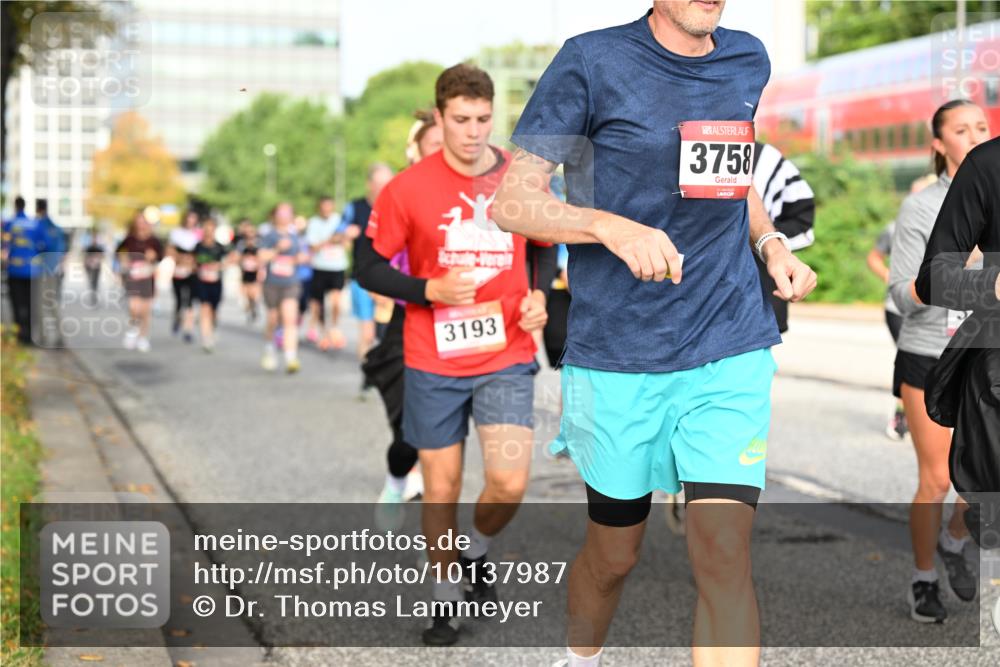 06.09.2026 - CURREX Alsterlauf Dr. Thomas Lammeyer http://msf.ph/oto/10137987 06.09.2026 10:04:04 Laufen 3193, 3758 meine-sportfotos.de
