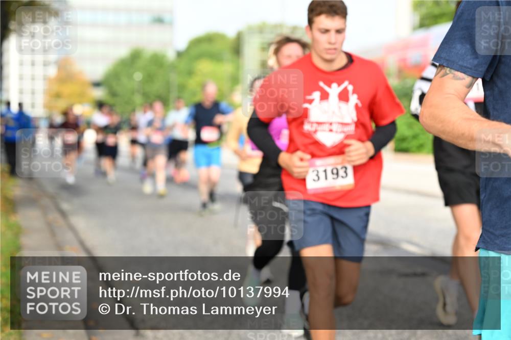 06.09.2026 - CURREX Alsterlauf Dr. Thomas Lammeyer http://msf.ph/oto/10137994 06.09.2026 10:04:05 Laufen 3193 meine-sportfotos.de