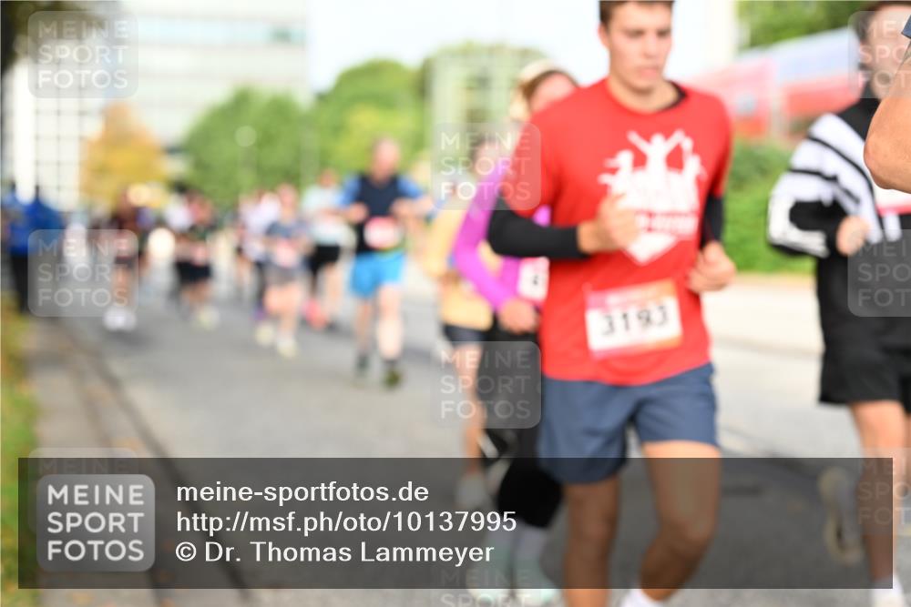 06.09.2026 - CURREX Alsterlauf Dr. Thomas Lammeyer http://msf.ph/oto/10137995 06.09.2026 10:04:05 Laufen 3193 meine-sportfotos.de
