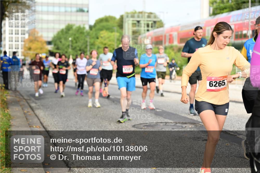 06.09.2026 - CURREX Alsterlauf Dr. Thomas Lammeyer http://msf.ph/oto/10138006 06.09.2026 10:04:06 Laufen 5587, 6265 meine-sportfotos.de
