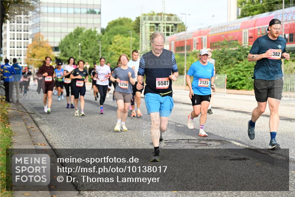 06.09.2026 - CURREX Alsterlauf Dr. Thomas Lammeyer http://msf.ph/oto/10138017 06.09.2026 10:04:07 Laufen 2491, 4841, 5256, 5587, 2123, 382 meine-sportfotos.de