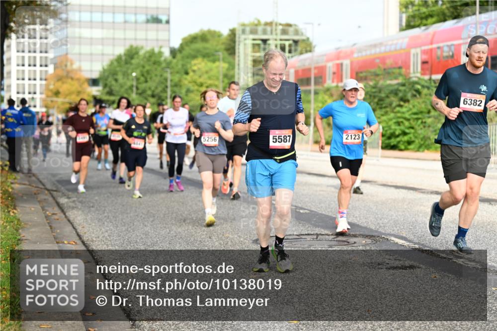 06.09.2026 - CURREX Alsterlauf Dr. Thomas Lammeyer http://msf.ph/oto/10138019 06.09.2026 10:04:07 Laufen 2485, 5256, 4441, 5587, 2123, 6382 meine-sportfotos.de