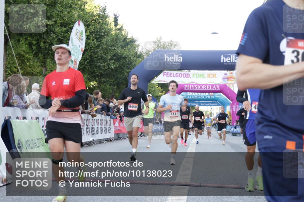 06.09.2026 - CURREX Alsterlauf Yannick Fuchs http://msf.ph/oto/10138023 06.09.2026 09:45:32 Ziel 2101, 2111, 2170, 2406, 2615, 3146, 3259, 3615, 4141, 4581, 5699, 5805, 5988, 6450, 8192, 8341 meine-sportfotos.de