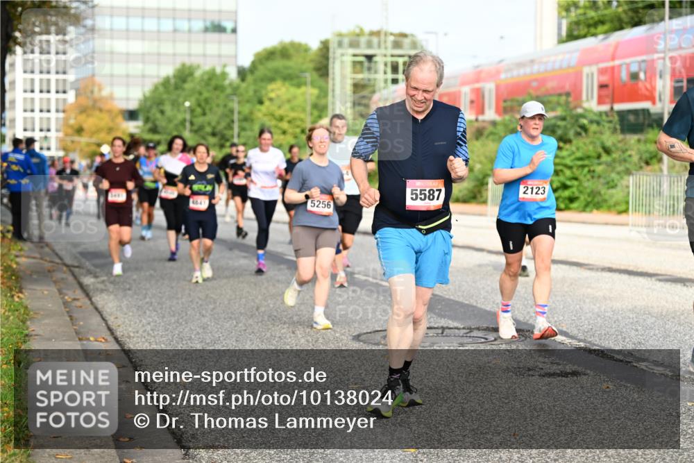 06.09.2026 - CURREX Alsterlauf Dr. Thomas Lammeyer http://msf.ph/oto/10138024 06.09.2026 10:04:08 Laufen 5256, 4041, 5587, 2123 meine-sportfotos.de
