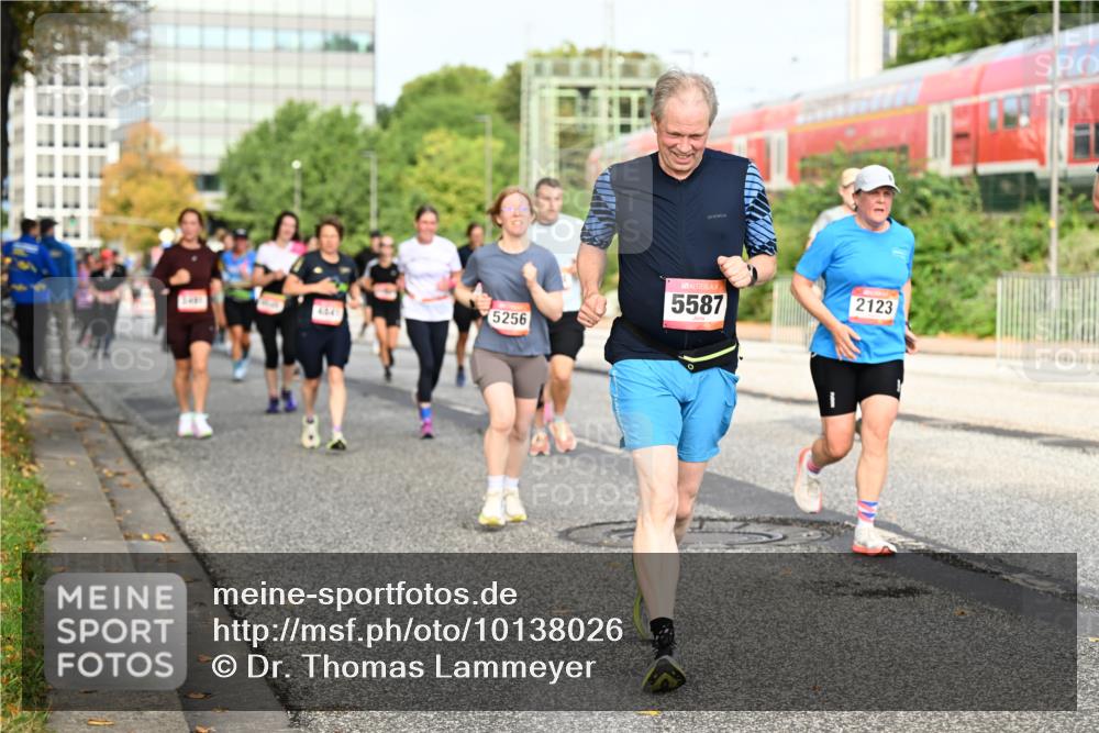 06.09.2026 - CURREX Alsterlauf Dr. Thomas Lammeyer http://msf.ph/oto/10138026 06.09.2026 10:04:08 Laufen 5256, 4841, 5587, 2123 meine-sportfotos.de