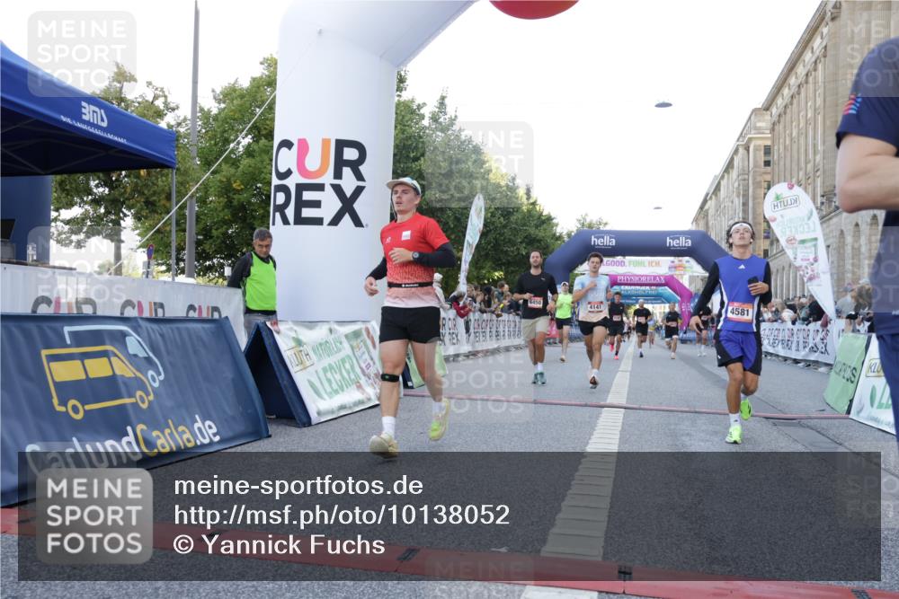 06.09.2026 - CURREX Alsterlauf Yannick Fuchs http://msf.ph/oto/10138052 06.09.2026 09:45:33 Ziel 2101, 2111, 2170, 2406, 2615, 2673, 3146, 3149, 3259, 3615, 4141, 4581, 5699, 5805, 5988, 6013, 6450, 8192 meine-sportfotos.de