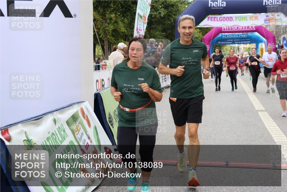 06.09.2026 - CURREX Alsterlauf Strokosch-Dieckow http://msf.ph/oto/10138089 06.09.2026 10:14:08 Ziel 2800, 2866, 2867, 3494, 3992, 3993, 4109, 4253, 4398, 4595, 4596, 4981, 5506, 5715, 6289 meine-sportfotos.de