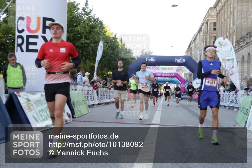 06.09.2026 - CURREX Alsterlauf Yannick Fuchs http://msf.ph/oto/10138092 06.09.2026 09:45:33 Ziel 2101, 2111, 2170, 2406, 2615, 2673, 3146, 3149, 3259, 3615, 4141, 4581, 5699, 5805, 5988, 6013, 6450, 8192 meine-sportfotos.de