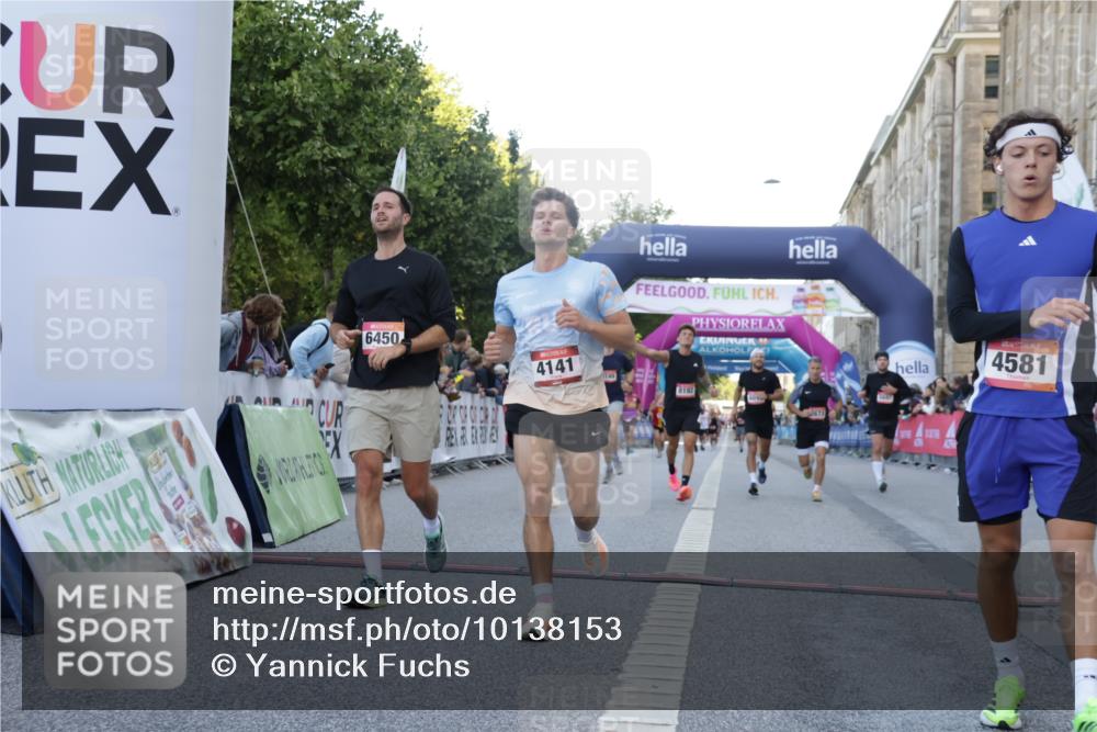 06.09.2026 - CURREX Alsterlauf Yannick Fuchs http://msf.ph/oto/10138153 06.09.2026 09:45:34 Ziel 2101, 2111, 2170, 2406, 2615, 2673, 3146, 3149, 3259, 3615, 4141, 4581, 5699, 5805, 5988, 6013, 6450, 8192 meine-sportfotos.de
