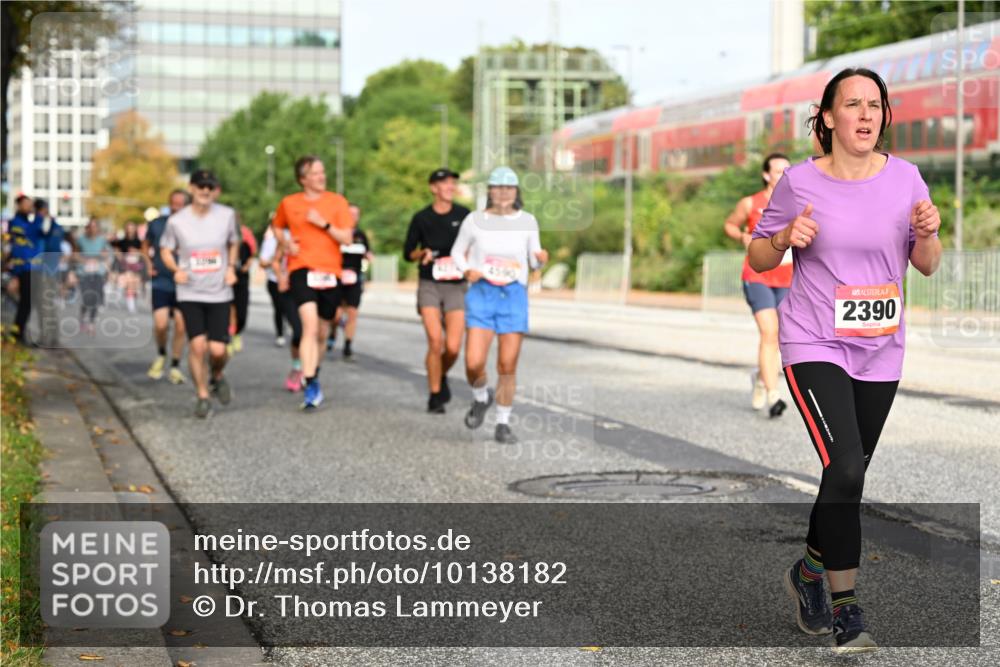 06.09.2026 - CURREX Alsterlauf Dr. Thomas Lammeyer http://msf.ph/oto/10138182 06.09.2026 10:04:22 Laufen 2390 meine-sportfotos.de