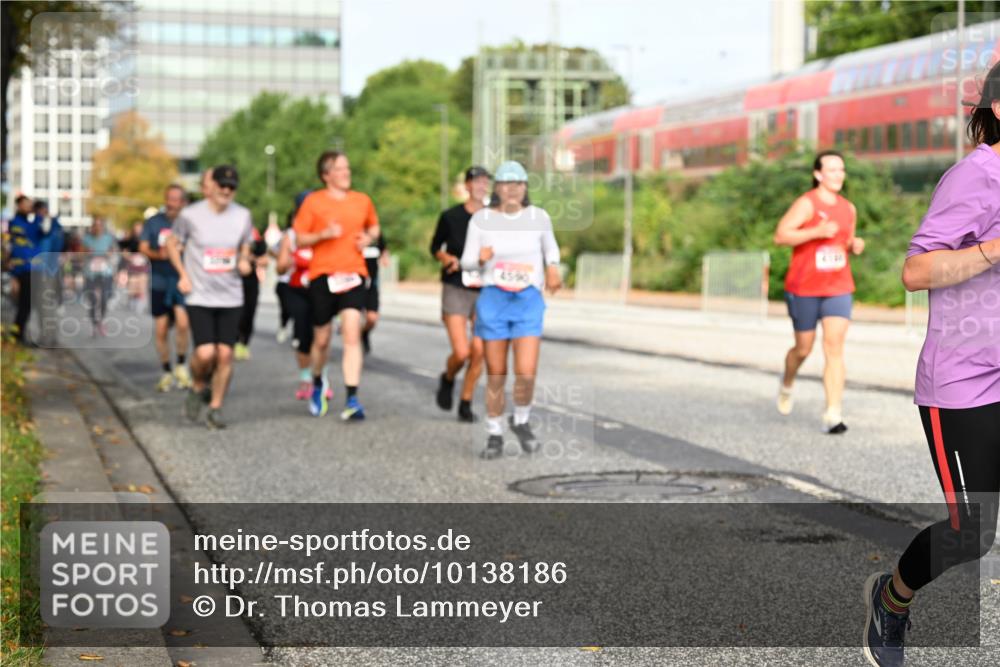 06.09.2026 - CURREX Alsterlauf Dr. Thomas Lammeyer http://msf.ph/oto/10138186 06.09.2026 10:04:23 Laufen  meine-sportfotos.de