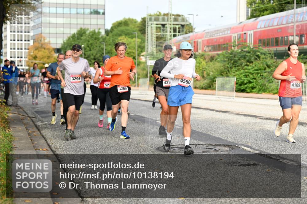 06.09.2026 - CURREX Alsterlauf Dr. Thomas Lammeyer http://msf.ph/oto/10138194 06.09.2026 10:04:24 Laufen 3296, 523, 42, 3298, 4590, 4169 meine-sportfotos.de