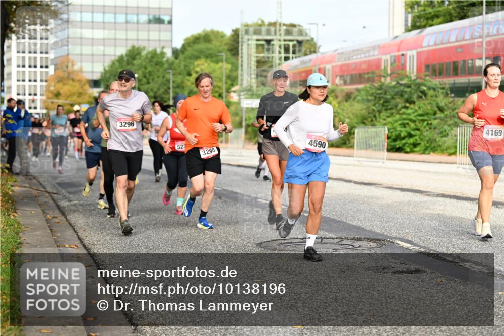 06.09.2026 - CURREX Alsterlauf Dr. Thomas Lammeyer http://msf.ph/oto/10138196 06.09.2026 10:04:24 Laufen 3296, 523, 3298, 4590, 4169 meine-sportfotos.de