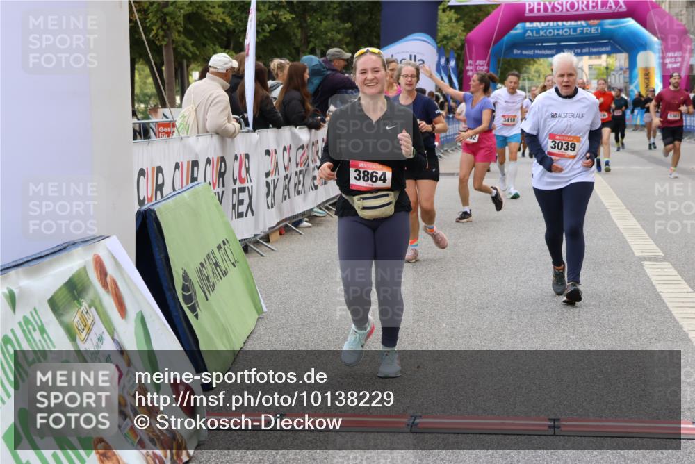 06.09.2026 - CURREX Alsterlauf Strokosch-Dieckow http://msf.ph/oto/10138229 06.09.2026 10:14:18 Ziel 2800, 3039, 3418, 3494, 3513, 3864, 3986, 4109, 4452, 4637, 5183, 5363, 5475, 5506, 6052 meine-sportfotos.de